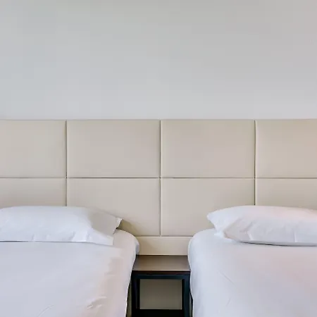 Hotel Caen Memorial 2*