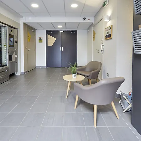 Caen Memorial 2* Saint-Contest