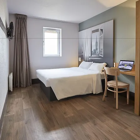 Otel Caen Memorial 2*