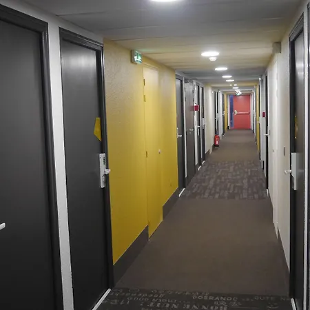 Caen Memorial Otel 2*
