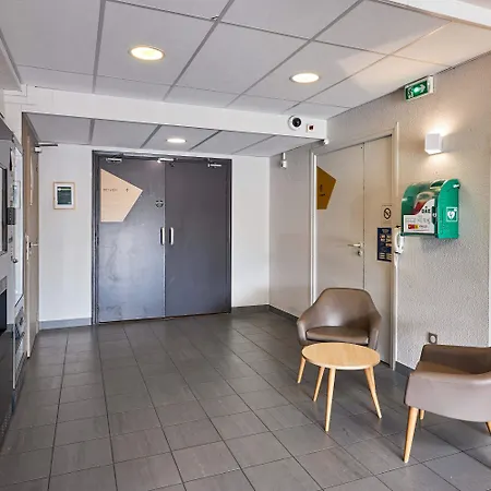 Caen Memorial 2* Saint-Contest