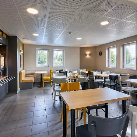Otel Caen Memorial Saint-Contest