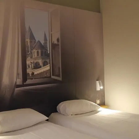 Caen Memorial Otel 2*