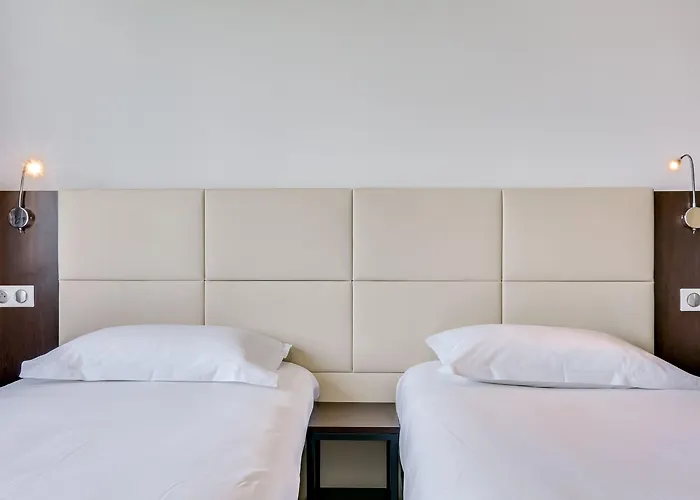 Hotel Caen Memorial 2*