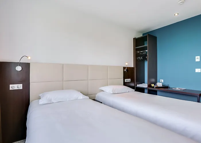 Caen Memorial Hotel 2*