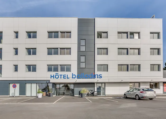 Caen Memorial 2* Saint-Contest