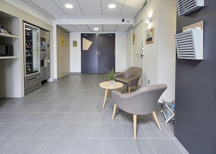 Caen Memorial 2* Saint-Contest