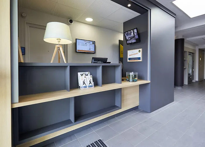 Caen Memorial Hotel 2*