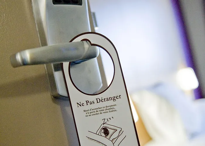 Caen Memorial 2* Saint-Contest