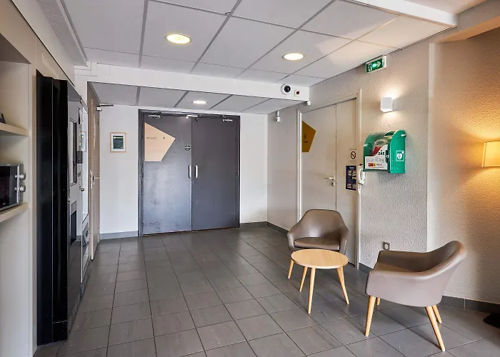 Caen Memorial 2* Saint-Contest