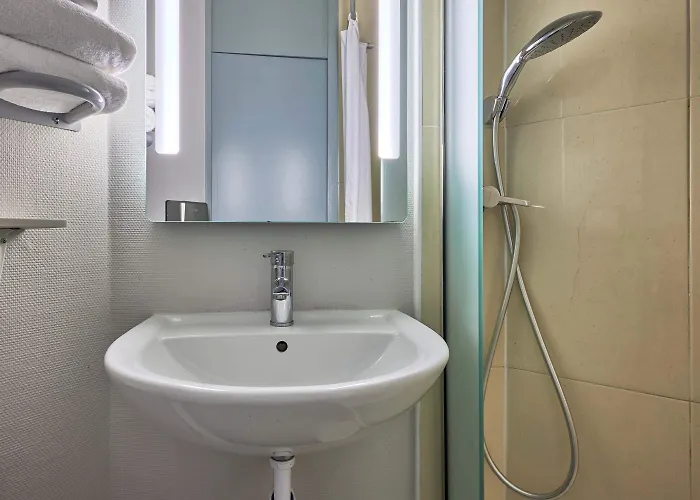 Hotel Caen Memorial 2*